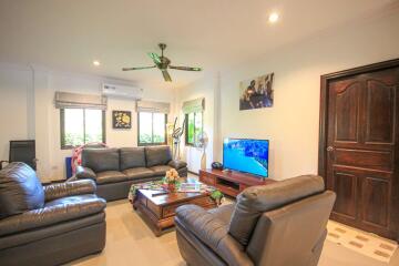 The Heights 2: Very Well Maintained 3 Bedroom Pool Villa