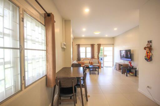 Great Location - 3 Bedroom Townhouse