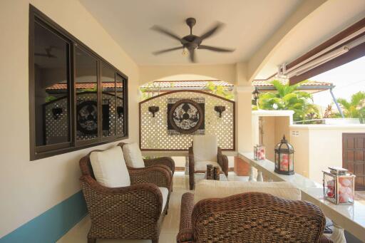 Baan Norway: 3 Bed Pool Villa in Soi 94