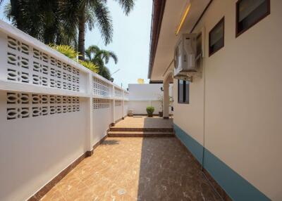 Baan Norway: 3 Bed Pool Villa in Soi 94