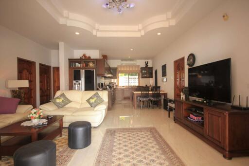 Baan Norway: 3 Bed Pool Villa in Soi 94