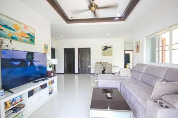 Emerald Resort: 3 Bedroom Villa