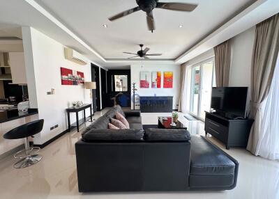 4 Bedrooms House in Whispering Palms East Pattaya H011704