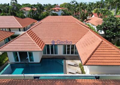 4 Bedrooms House in Whispering Palms East Pattaya H011704