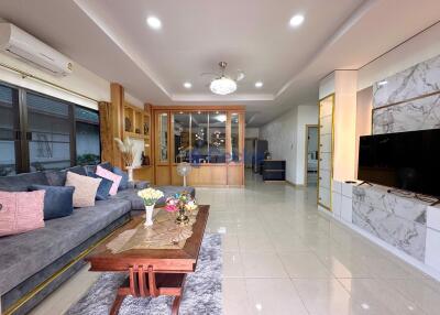 2 Bedrooms House in SP Village 3 East Pattaya H011697