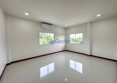 4 Bedrooms House in Siam Gardens East Pattaya H011699