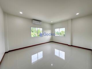 4 Bedrooms House in Siam Gardens East Pattaya H011699