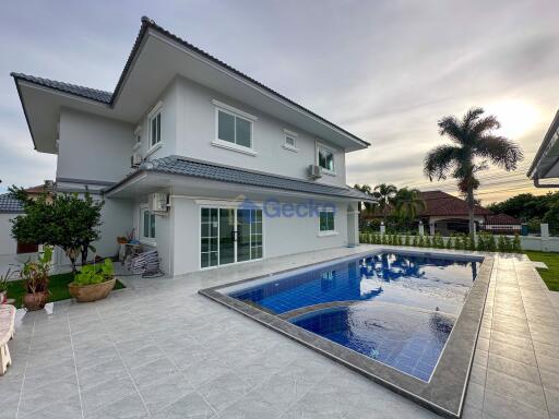 4 Bedrooms House in Siam Gardens East Pattaya H011699