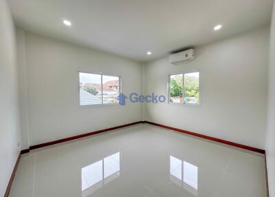 4 Bedrooms House in Siam Gardens East Pattaya H011699