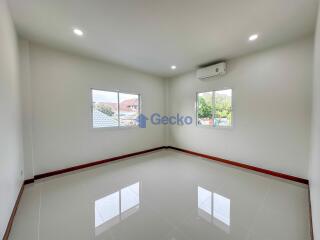 4 Bedrooms House in Siam Gardens East Pattaya H011699