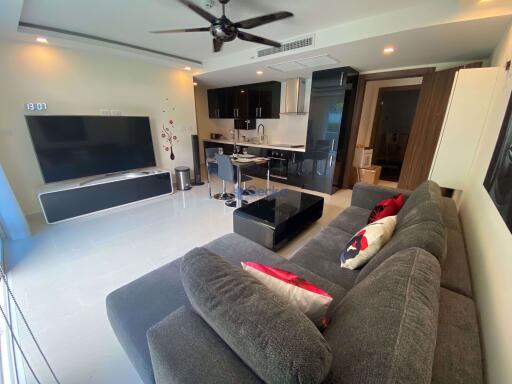 2 Bedrooms Condo in Grand Avenue Central Pattaya C008344