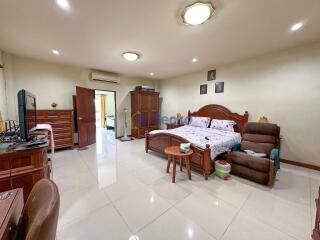 3 Bedrooms House Jomtien H011696