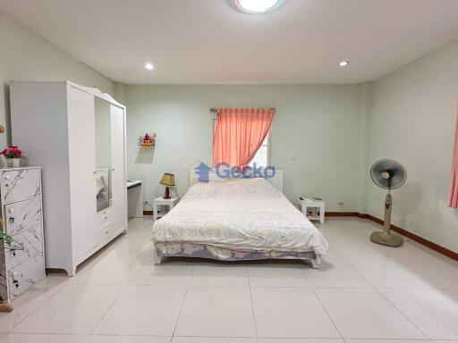 3 Bedrooms House Jomtien H011696