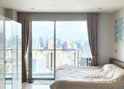 1 Bed 1 Bath 40 SQ.M Sky Walk Condominium