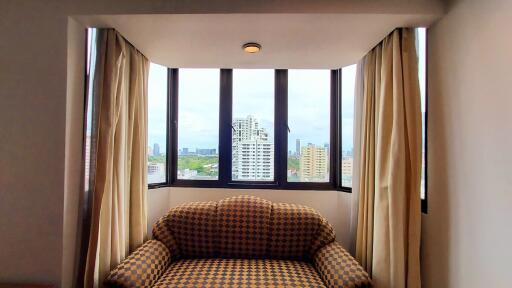 Condo Sukhumvit 4 Parquet Floor