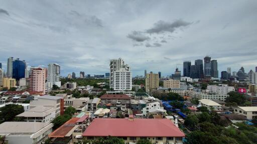 Condo Sukhumvit 4 Parquet Floor