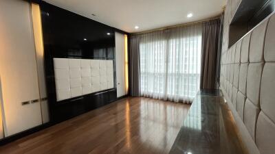 Well-Maintained Condo BTS Chidlom