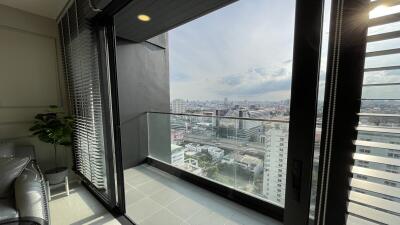 Modern Condo Pathum Wan 2-Bedroom