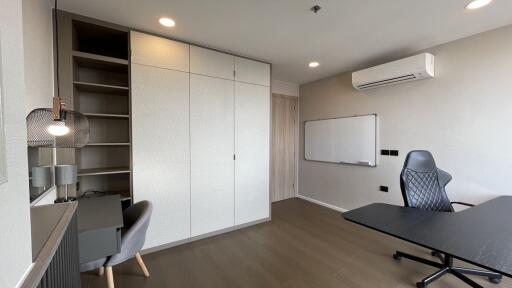 Modern Condo Pathum Wan 2-Bedroom