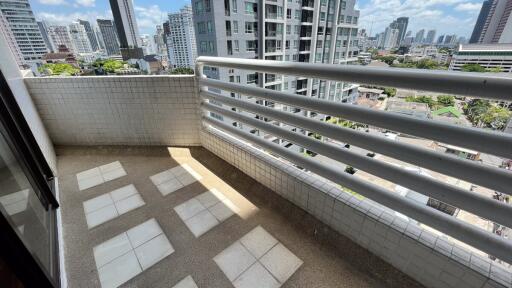 Large Apartment 5 Balconies