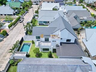 6 bedroom House in Nateekarn Park View East Pattaya