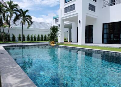 6 bedroom House in Nateekarn Park View East Pattaya