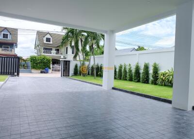 6 bedroom House in Nateekarn Park View East Pattaya