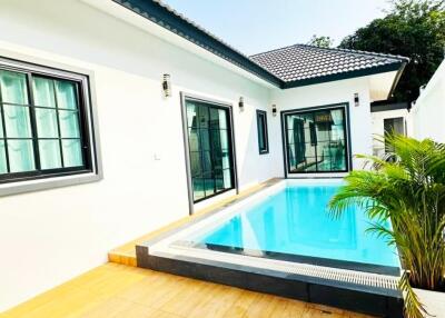 Family house with pool in Soi Siam Country Club Road