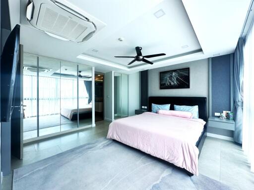 Stunning 3-Bedroom Condo in Jomtien