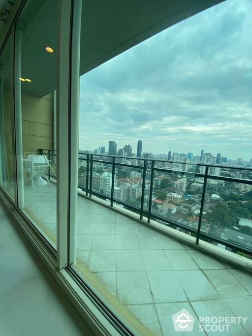 2-BR Condo at Royce Private Residences near MRT Sukhumvit