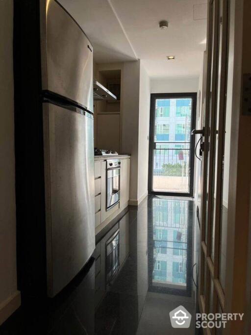 2-BR Condo at Icon 2 Condominium close to Thong Lo