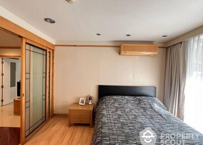 2-BR Condo at Asoke Place near MRT Sukhumvit