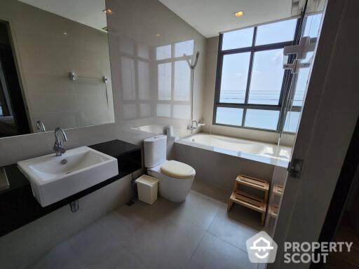 2-BR Condo at Ideo Blucove Sukhumvit near BTS Udom Suk