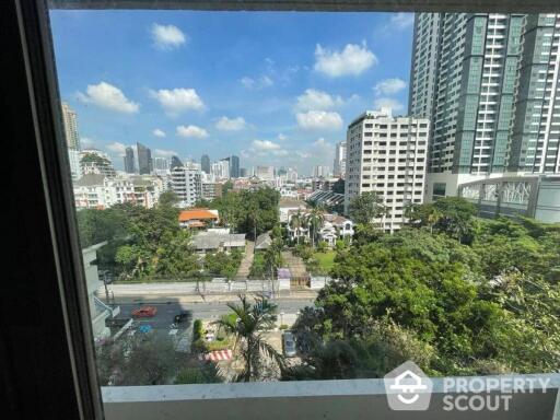 3-BR Condo at D.S. Tower 1 Sukhumvit 33 Condominium near BTS Phrom Phong