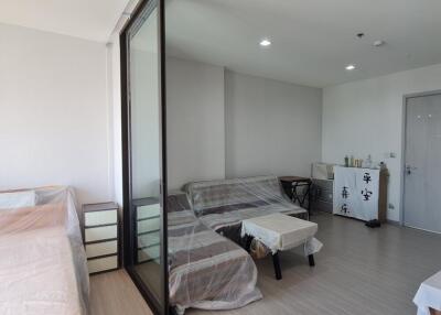 Condo for Rent at Life Sukhumvit 62