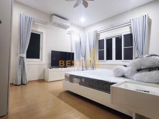 3 Bedrooms Villa / Single House in Silk Road Place East Pattaya H011932