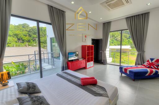 Modern Villa with 4 Bedrooms in Rawai for Rent