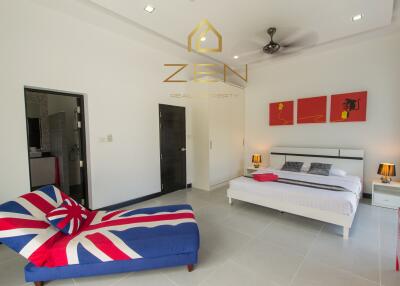 Modern Villa with 4 Bedrooms in Rawai for Rent