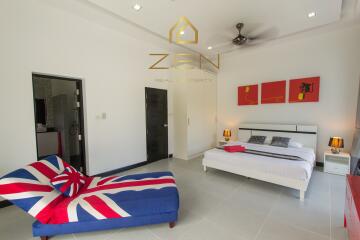 Modern Villa with 4 Bedrooms in Rawai for Rent