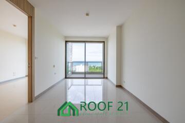 For Sale: Spacious 1-Bedroom Condo in Jomtien with Sea View - Foreign Ownership Available! Great Deal!