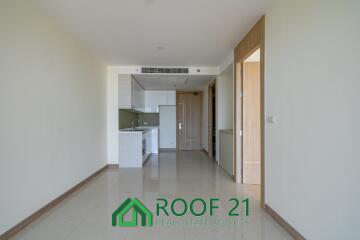 For Sale: Spacious 1-Bedroom Condo in Jomtien with Sea View - Foreign Ownership Available! Great Deal!