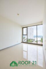 For Sale: Spacious 1-Bedroom Condo in Jomtien with Sea View - Foreign Ownership Available! Great Deal!