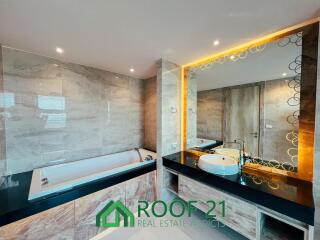 Luxury High-Rise Condo in Pattaya: Beach Access, Foreign Quota, Sea View, Spacious 2 Bedrooms