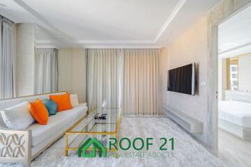 Luxury High-Rise Condo in Pattaya: Near Beach, Foreign Quota, Sea View, Spacious 2 Bedrooms