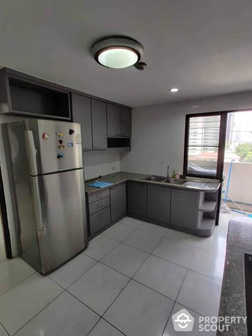 3-BR Condo at Empire House Condominium near BTS Ekkamai