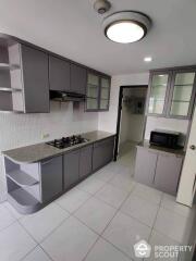 3-BR Condo at Empire House Condominium near BTS Ekkamai