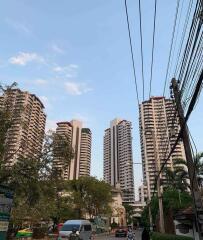 Condo for Sale at Flora Ville