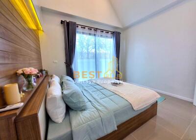 3 Bedrooms Villa / Single House in The Maple Huay Yai H011934