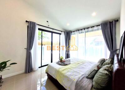 3 Bedrooms Villa / Single House in The Maple Huay Yai H011934