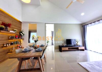 3 Bedrooms Villa / Single House in The Maple Huay Yai H011934